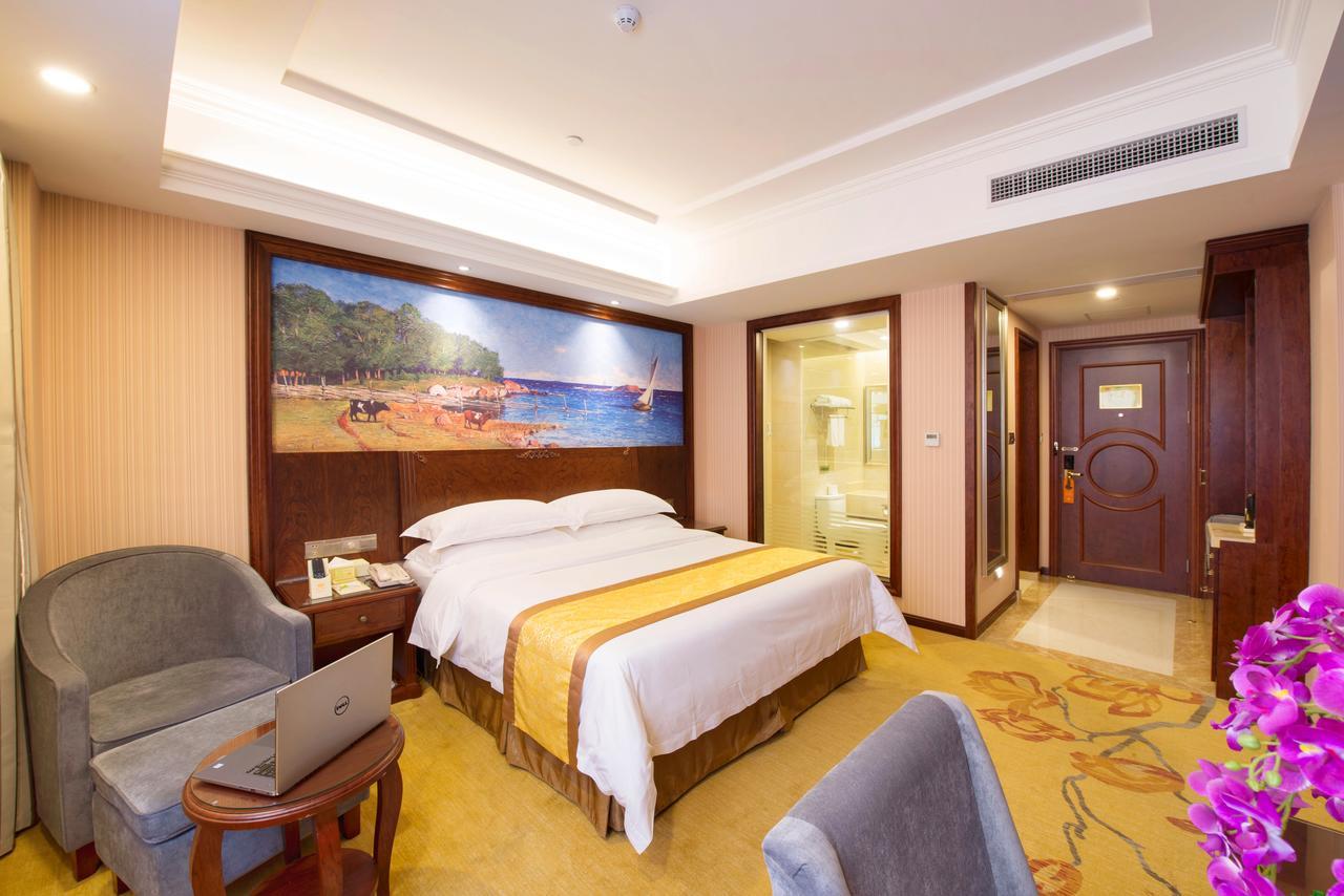 Vienna Hotel Jinshan New City Wanda Plaza Bagian luar foto