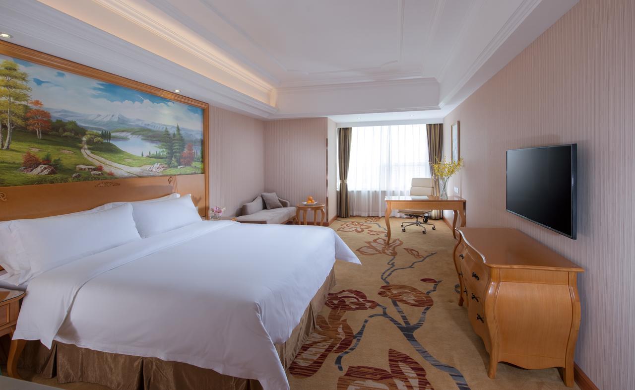 Vienna Hotel Jinshan New City Wanda Plaza Bagian luar foto